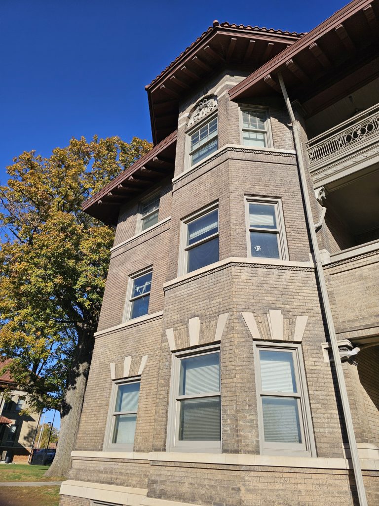 Architects need accurate 3D scans to copy building parts for re-construction or additions that look similar.